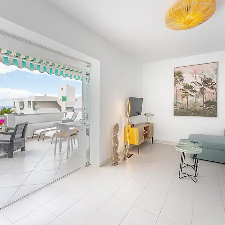 Lolas Puerto del Carmen (Lanzarote)